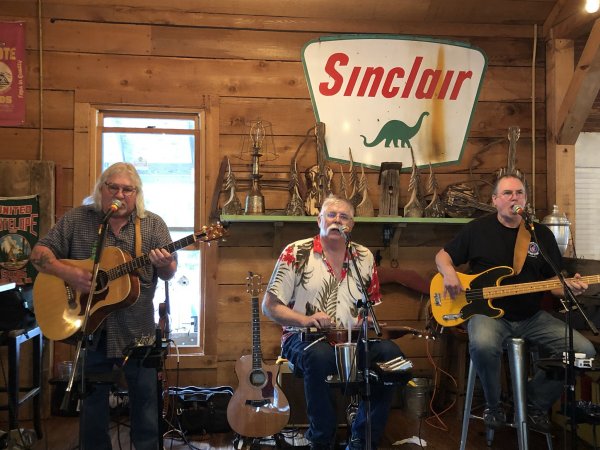 The Pineola Lodging and Live Music in Pineola, NC